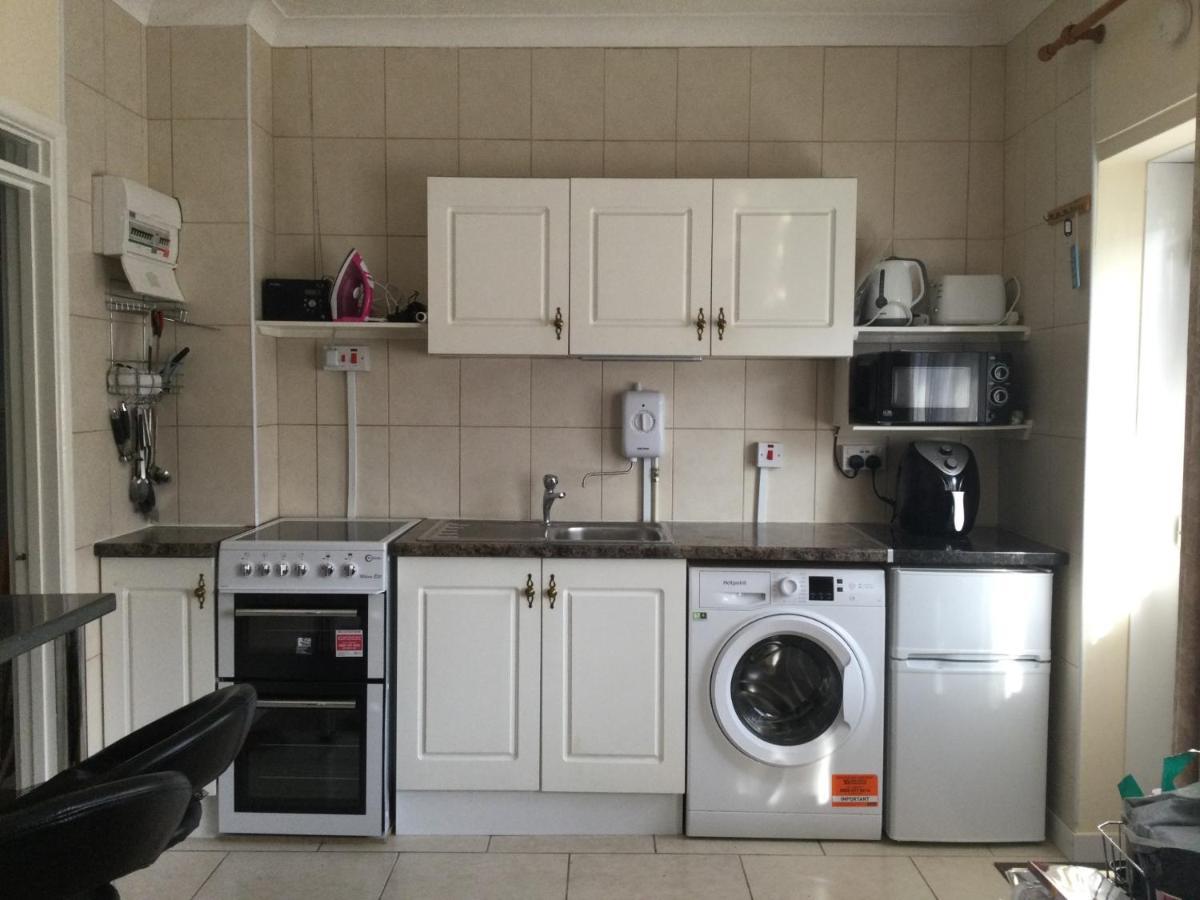 Hillview Apartment Брин Екстериор снимка